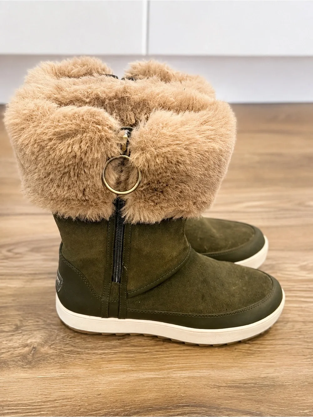 Koolaburra by UGG Tynlee Waterproof Faux Fur Winter Boots Olive Green Sz 7